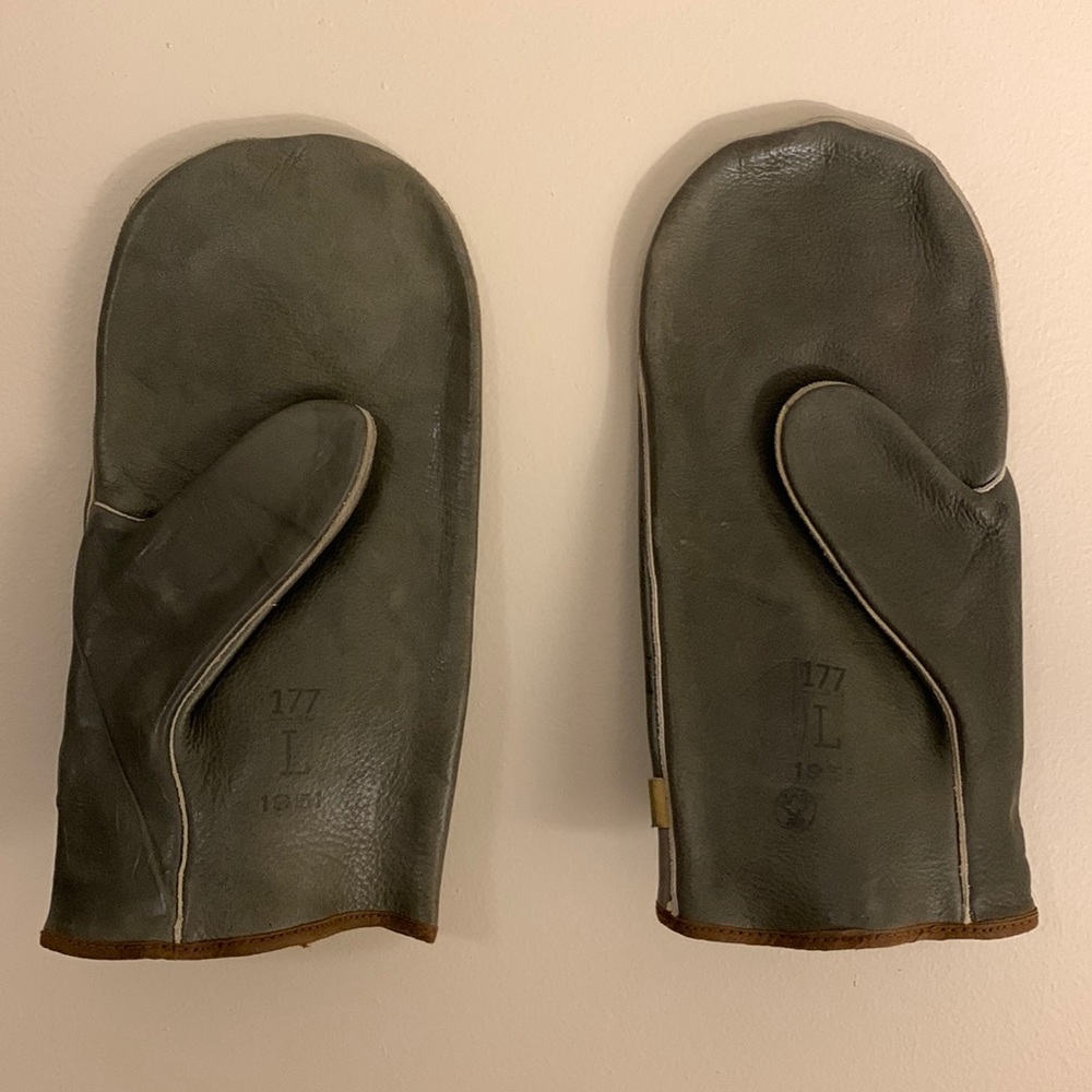 Vintage 1951 Canadian Surplus Leather Mitt Army Navy Cold Weather Gear Woods USA